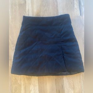 Forever 21 black quilted mini skirt small ( juniors)